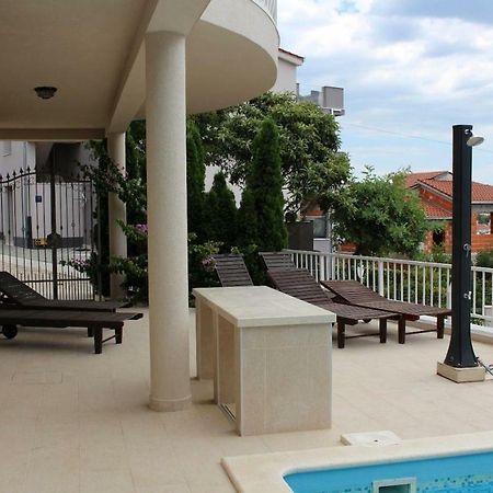 Villa Lizzi Trogir Exteriör bild
