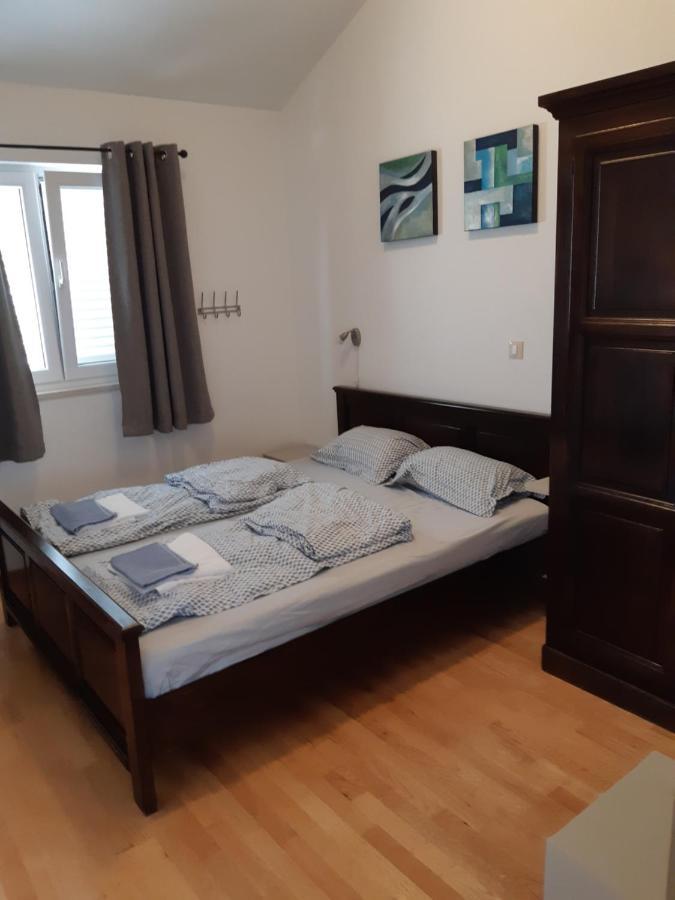 Villa Lizzi Trogir Exteriör bild