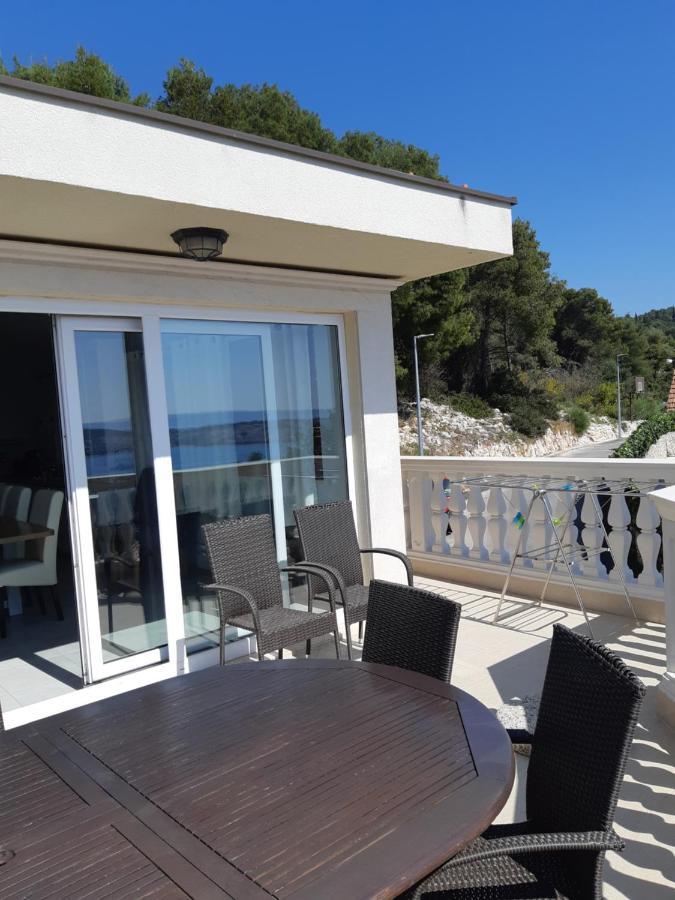 Villa Lizzi Trogir Exteriör bild