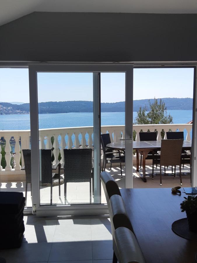 Villa Lizzi Trogir Exteriör bild