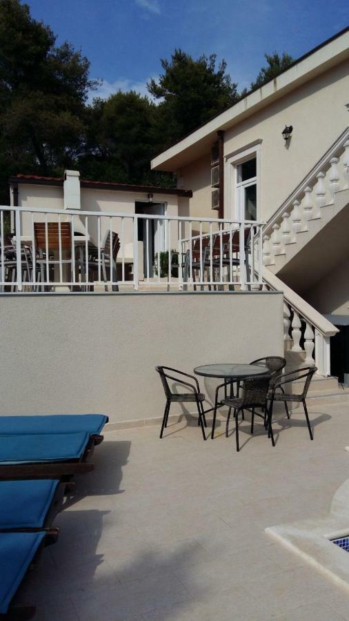 Villa Lizzi Trogir Exteriör bild