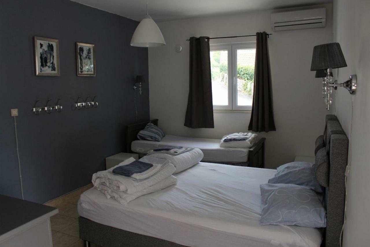 Villa Lizzi Trogir Exteriör bild