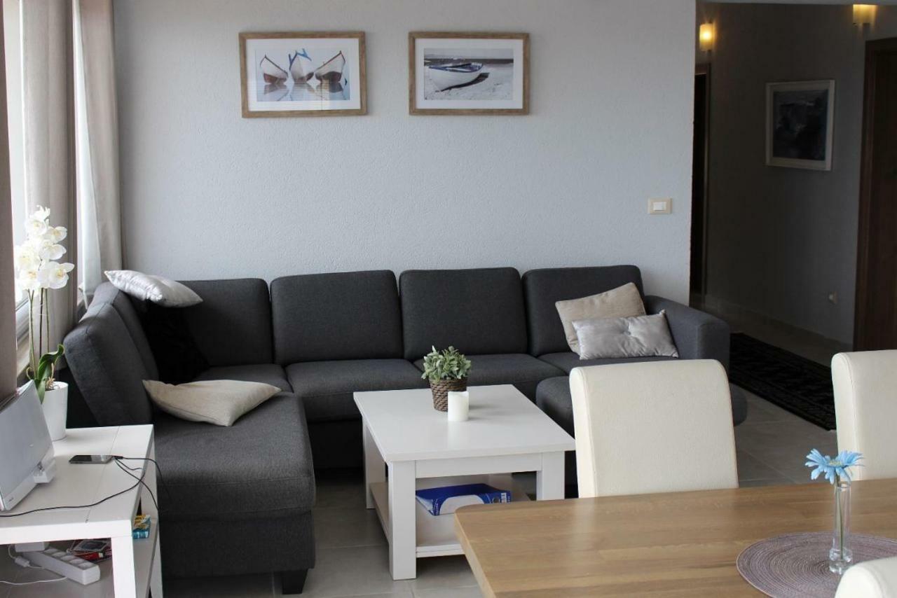 Villa Lizzi Trogir Exteriör bild