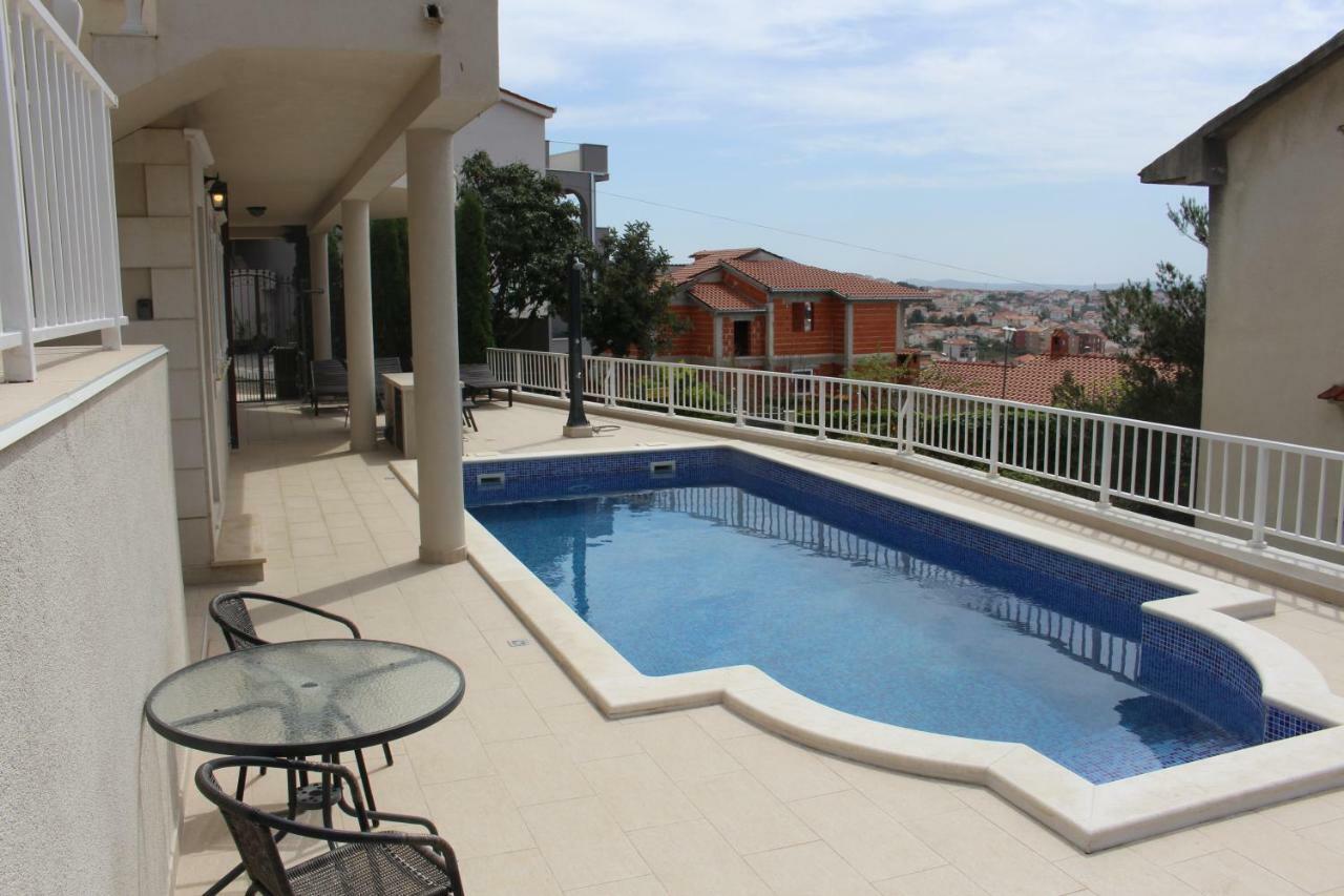 Villa Lizzi Trogir Exteriör bild