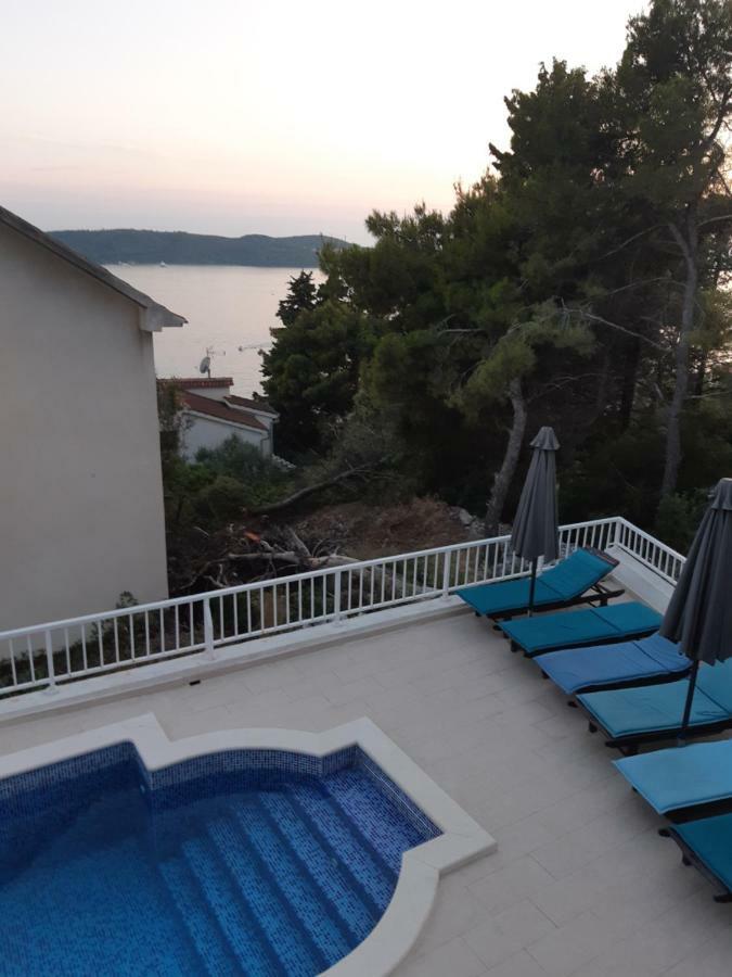 Villa Lizzi Trogir Exteriör bild