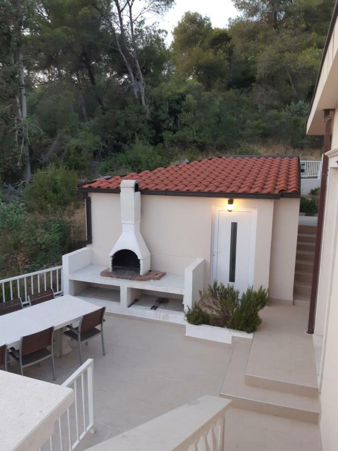 Villa Lizzi Trogir Exteriör bild